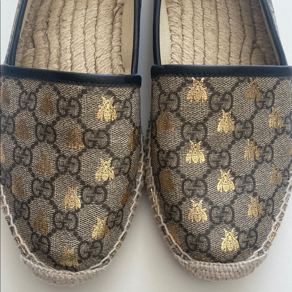 Gucci GG Supreme Bees Espadrilles - Picture 8 of 8